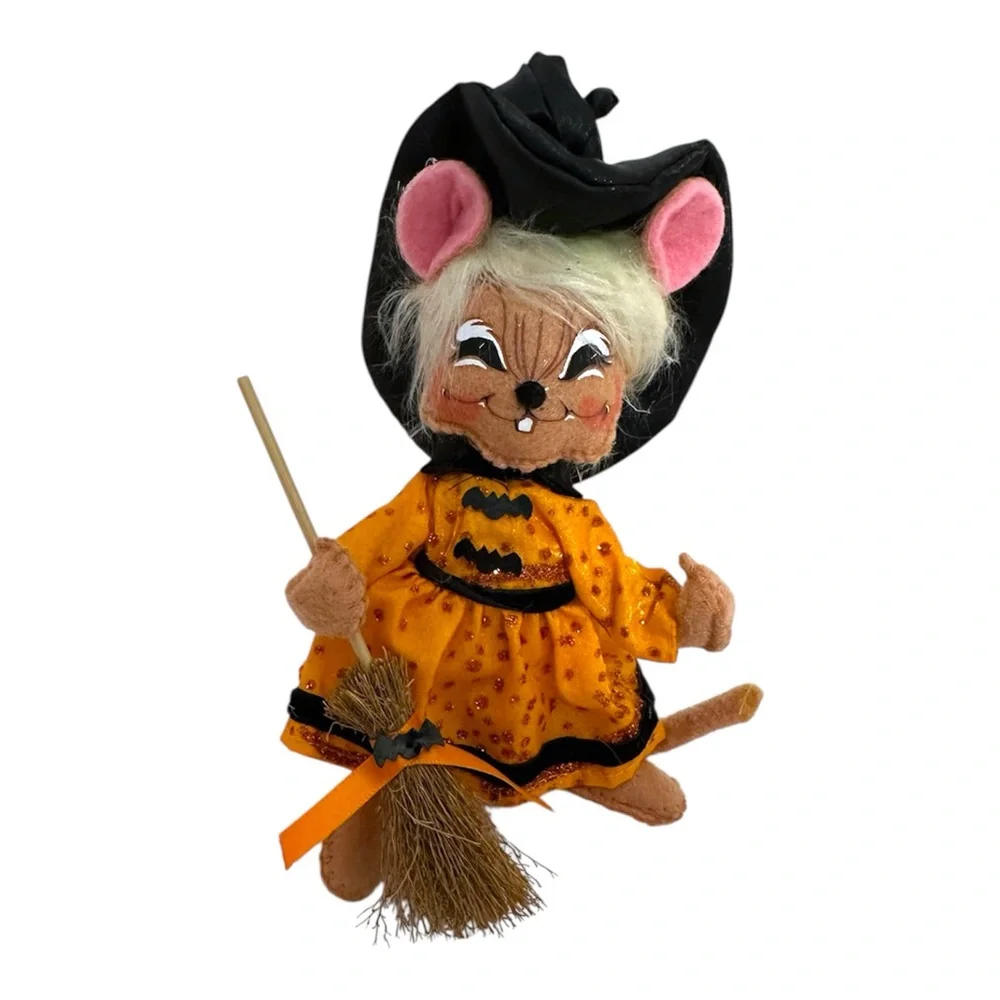 Annalee Halloween Witch Mouse with Broom Felt Figurine 2011 Collectible Decor